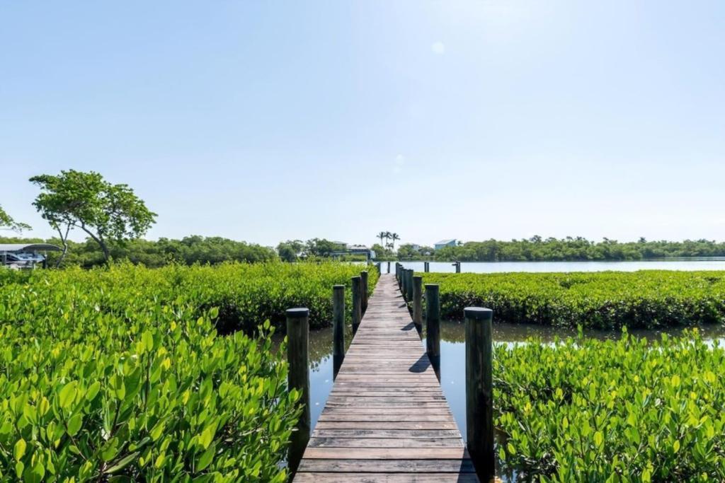 Blue Lagoon Estate Fort Myers Beach Exterior foto