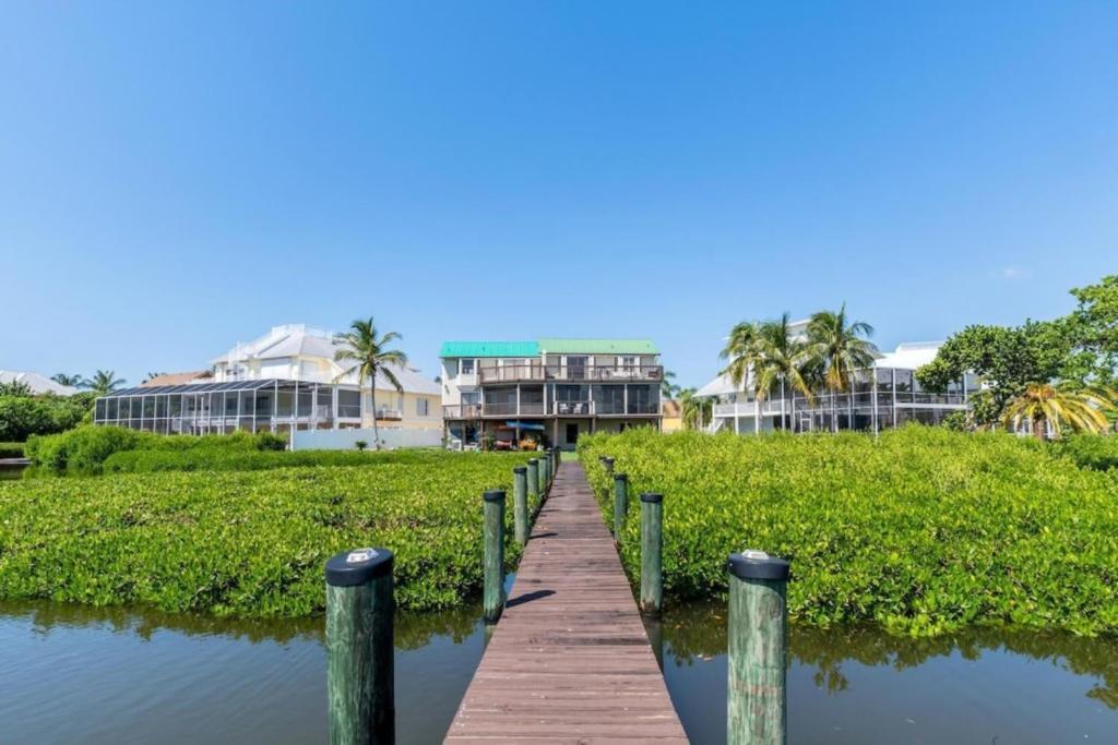 Blue Lagoon Estate Fort Myers Beach Exterior foto